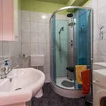 Hundefreundliches Mit Spielplatz, Privatpool, Kicker, Holzkohlegrill