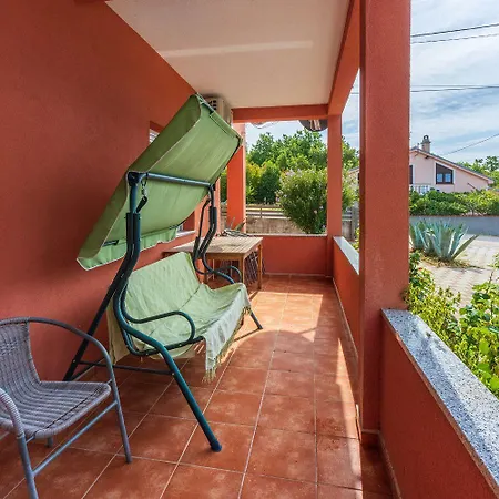 Hundefreundliches Mit Spielplatz, Privatpool, Kicker, Holzkohlegrill Nyaraló