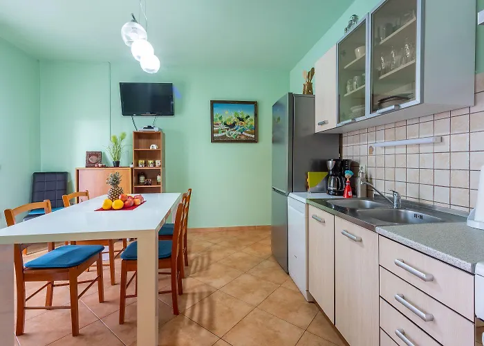 Hundefreundliches Mit Spielplatz, Privatpool, Kicker, Holzkohlegrill *